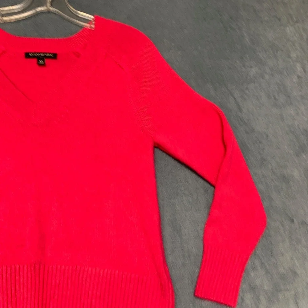 Banana Republic Sweater Womens XS Red V-Neck Ribbed Hem Long Sleeve Pullover